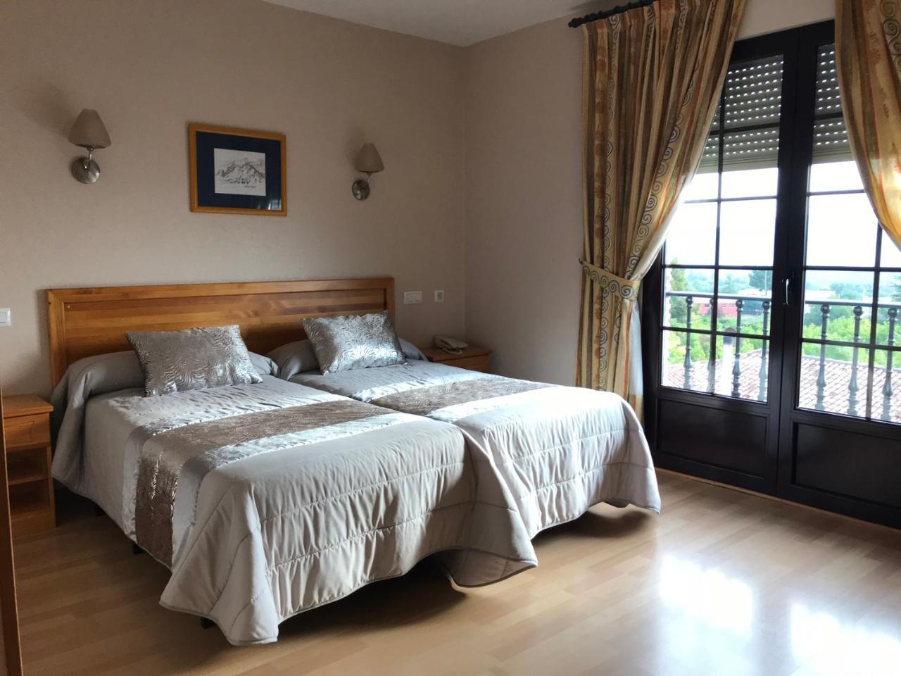 Casa Martin Hotel Poza de la Sal Екстериор снимка